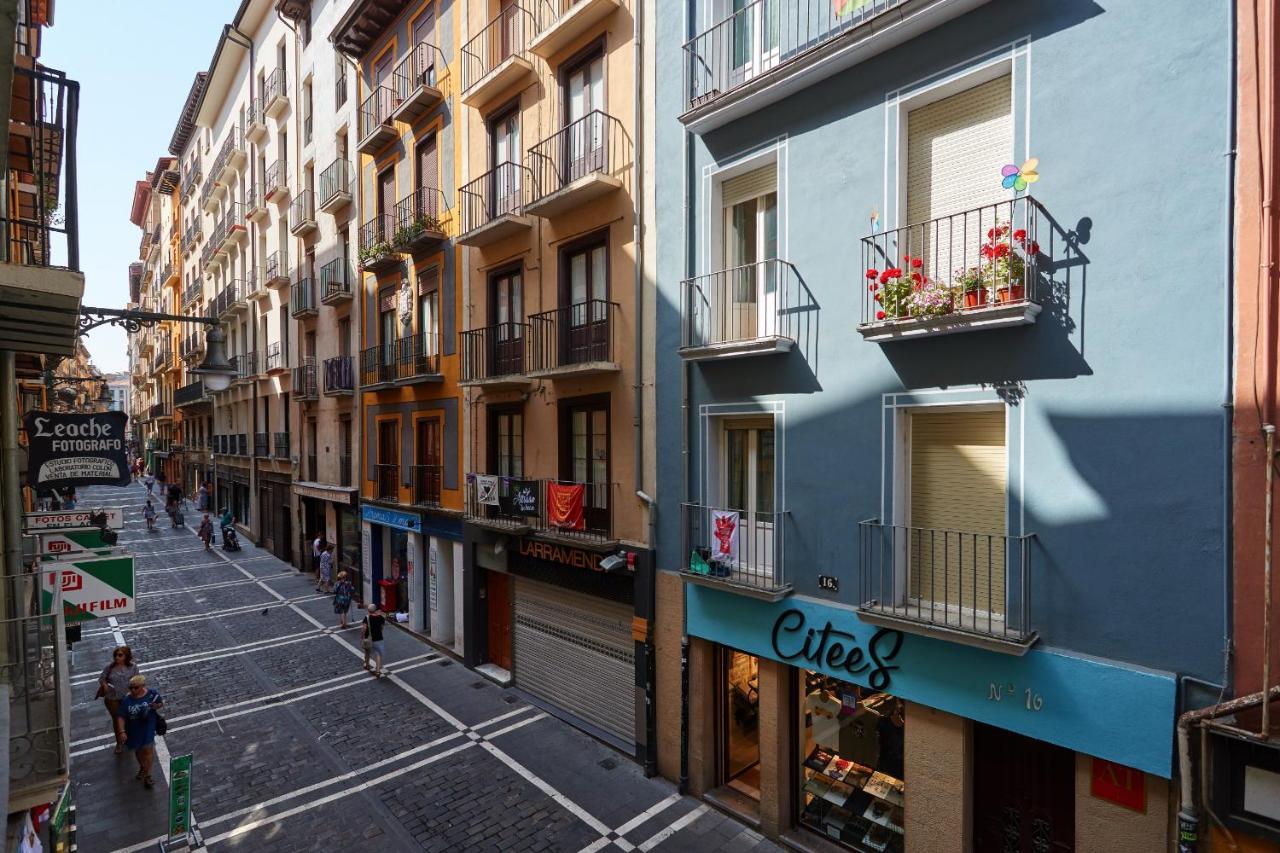 Tuapartamento Centro Estafeta Deluxe Apartment Pamplona Exterior photo